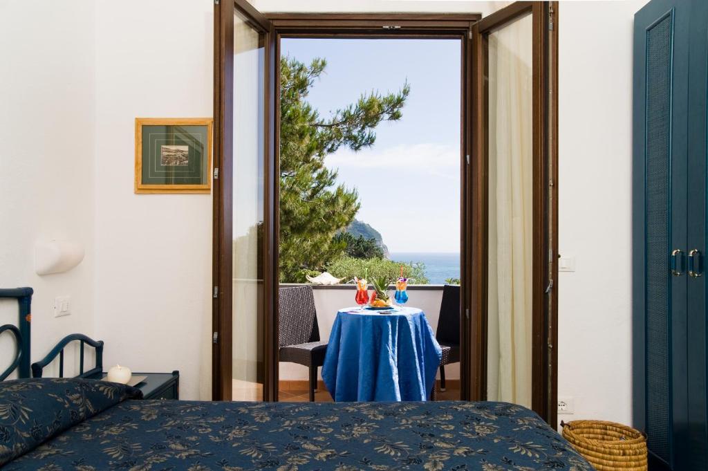 Hotel Ideal Форио Номер фото