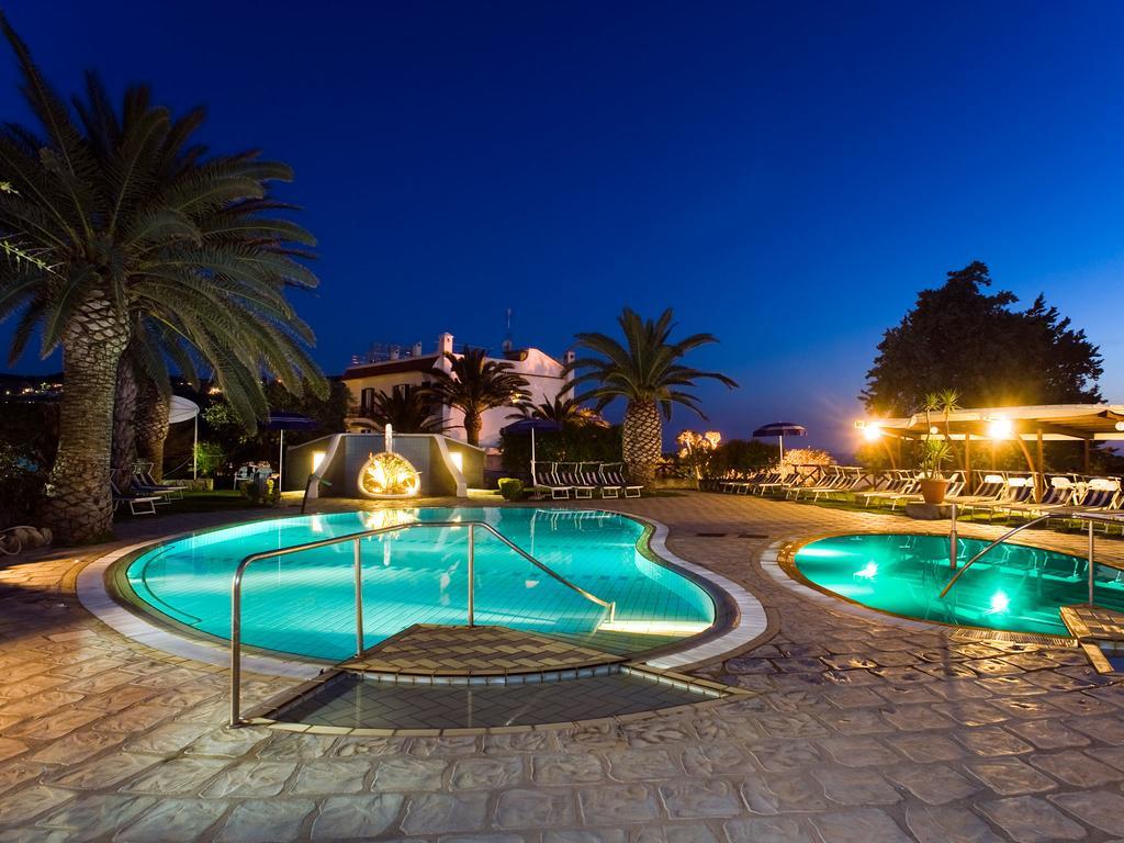 Hotel Ideal Форио Экстерьер фото
